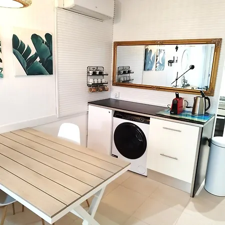 Big Privat Terrace Free Parking Apartment